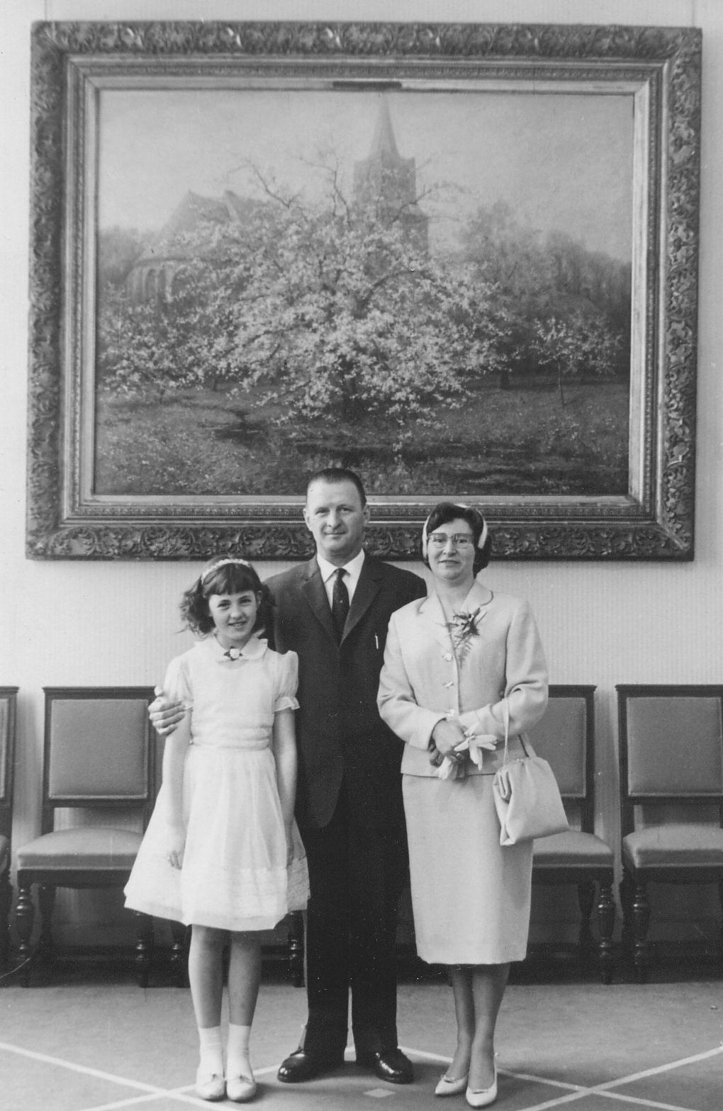Klik voor foto in apart venster albert_van_den_broek_en_jenny_wijnveen_met_dochter_trudy.jpg
